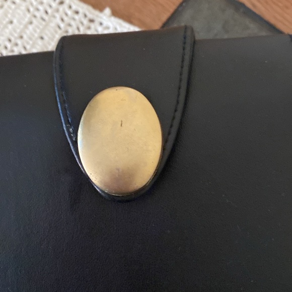 Andre’ Vintage Black Faux Leather cross Body Bag Gold Hardware - Picture 12 of 12